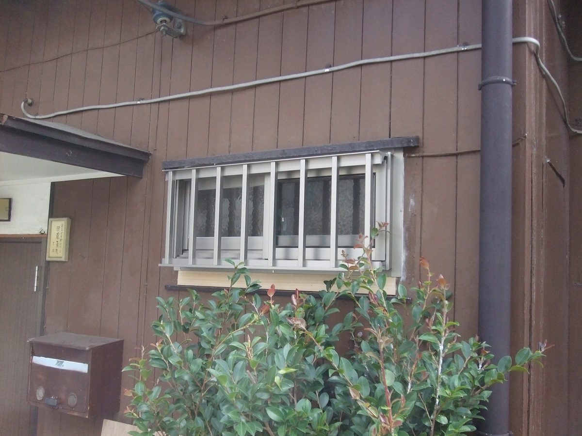 トイレ窓交換完了