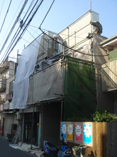 和風住宅 自然素材 住宅の鳥海工務店：田川邸外装工事塗装中２