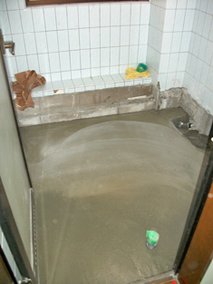 大田区：タイルの浴室をユニットバスにリフォーム土間コンクリート