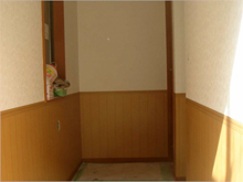 和風住宅 自然素材 住宅の鳥海工務店・２階建て住宅東京都Ｓ様邸・玄関横の廊下