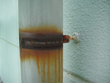 外壁塗装リフォーム・シール工事：大田区　排水管のバンド交換